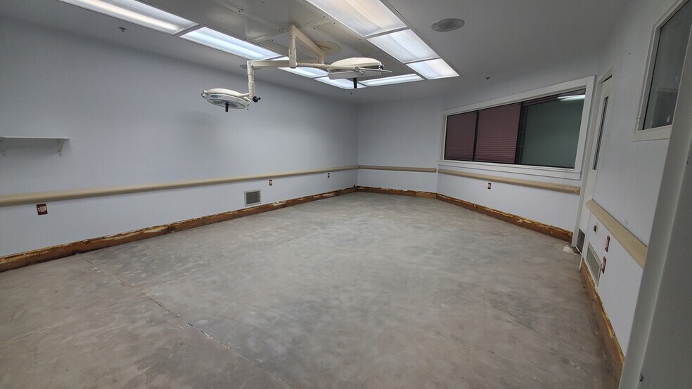 More Photos Of 2210 Dean St, St Charles Medical For Lease