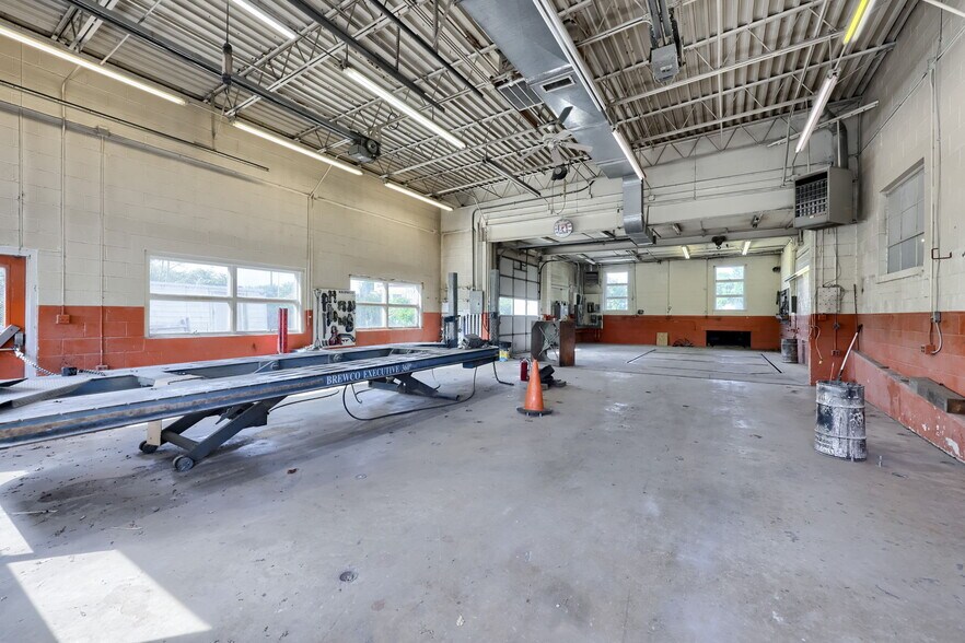 More Photos Of 1475 Carlisle Rd, York General Retail For Sale