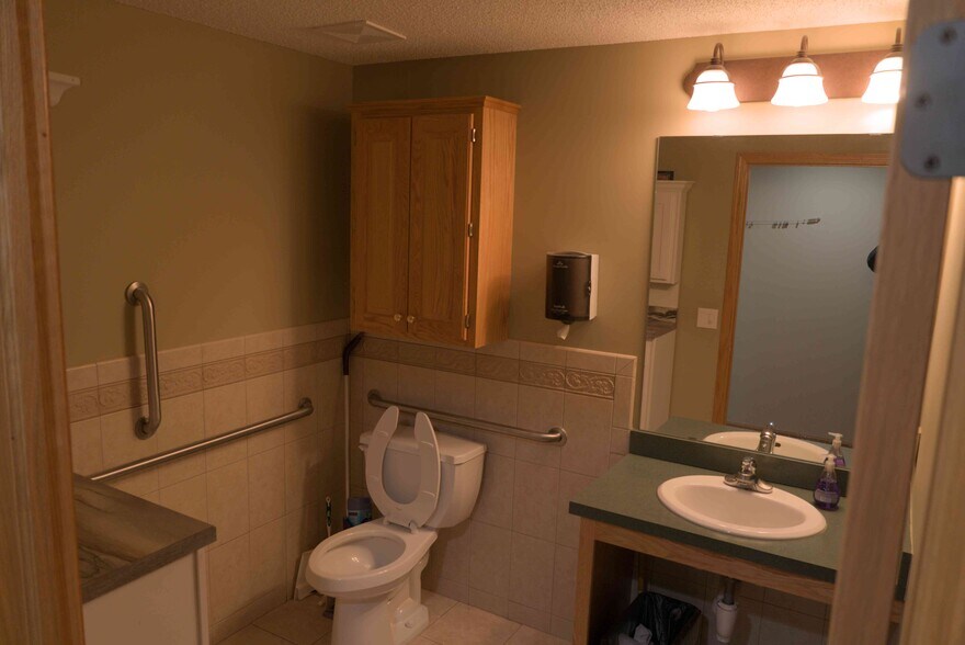 More Photos Of 8925-8929 Aztec Dr, Eden Prairie Office For Lease