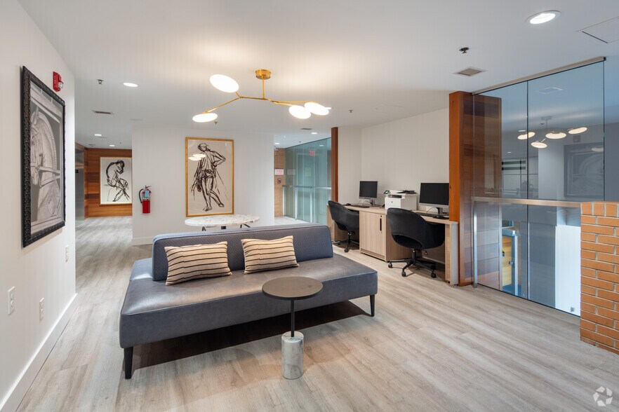 More Photos Of 479-483 N Harlem Ave, Oak Park Apartments For Lease