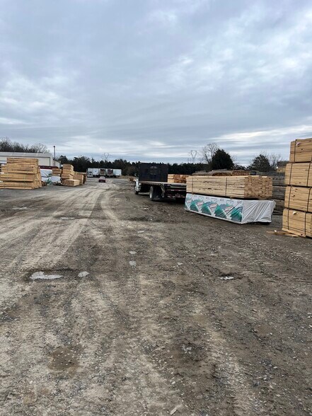 More Photos Of 1059 Box Factory Rd, Summit Point Manufacturing For Lease