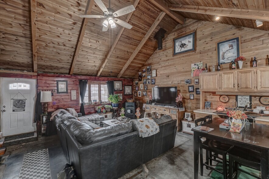 More Photos Of 1116 N 5th St, Custer Trailer Camper Park For Sale