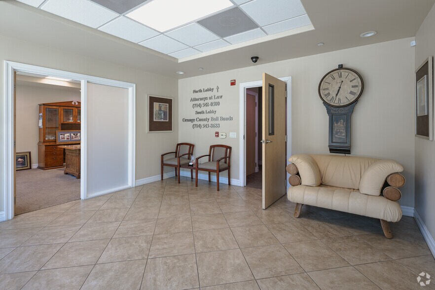 More Photos Of 1043 Civic Center Dr W, Santa Ana Office For Lease