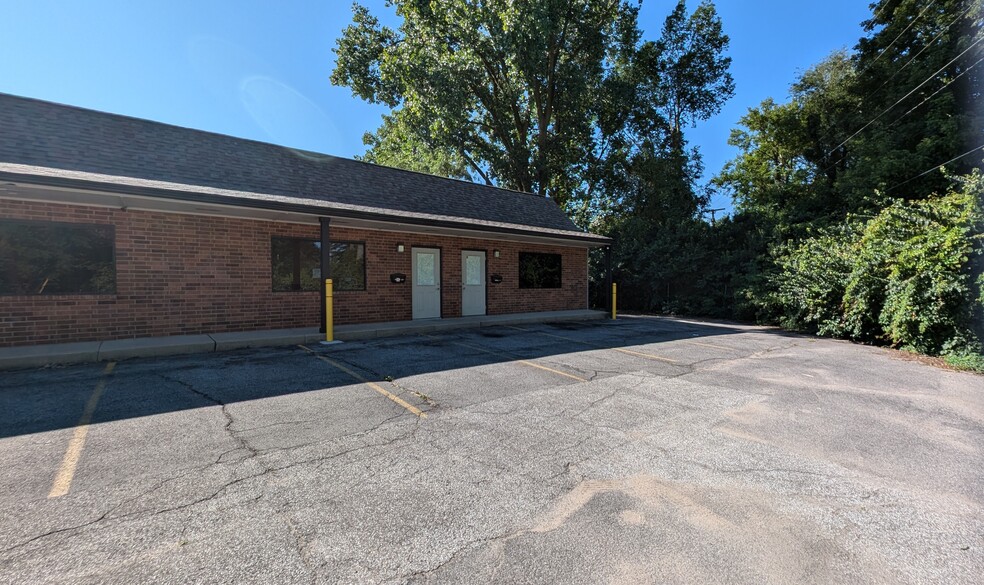 Primary Photo Of 2010 Ironwood Cir, South Bend Medical For Lease