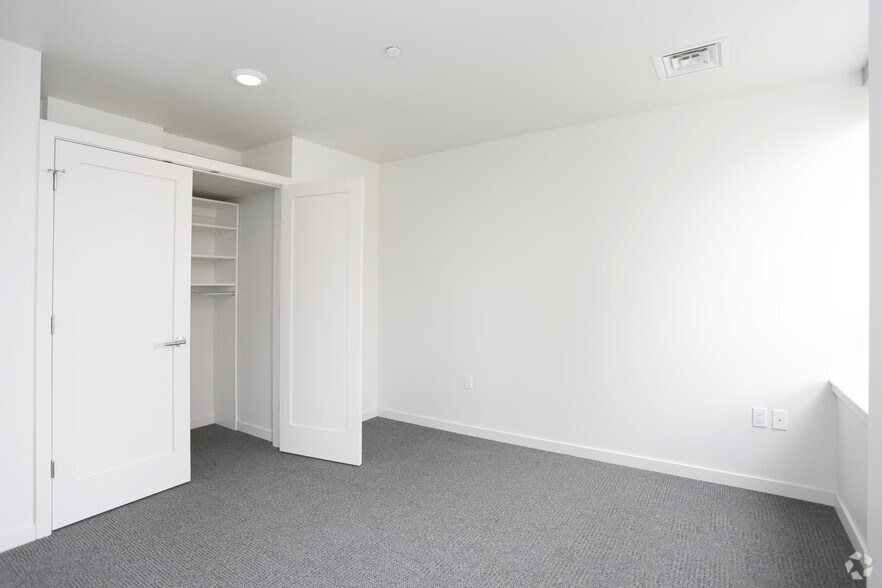 More Photos Of 55 Ionia Ave NW, Grand Rapids Apartments For Sale