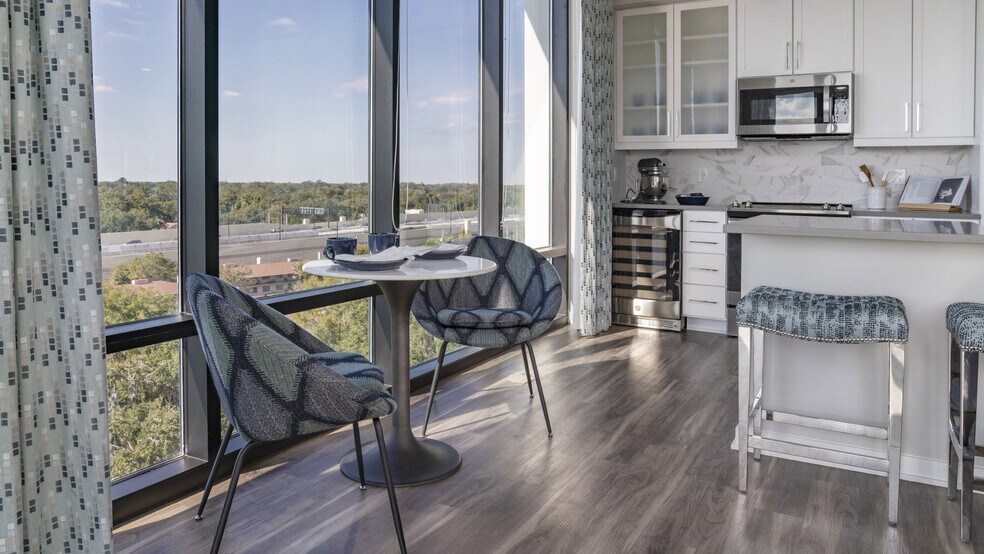 More Photos Of 295 NE Ivanhoe Blvd, Orlando Apartments For Lease