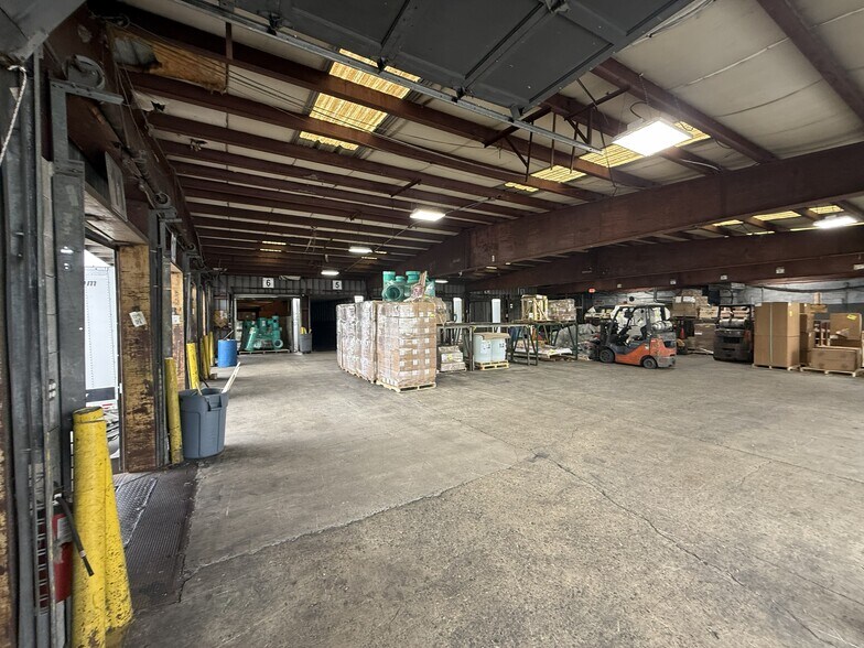 More Photos Of 18 Stone Castle Rd, Rock Tavern Truck Terminal For Sale