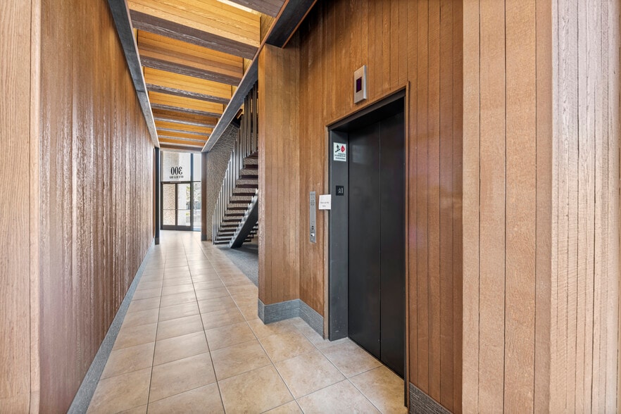More Photos Of 300 S Mills Rd, Ventura Bank For Lease