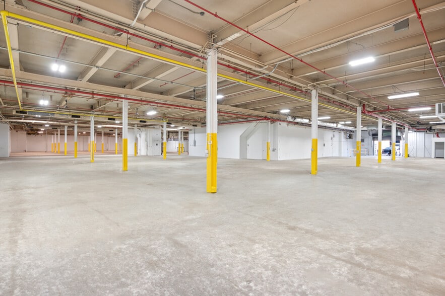 Primary Photo Of 552-558 S Fulton Ave, Mount Vernon Warehouse For Sale