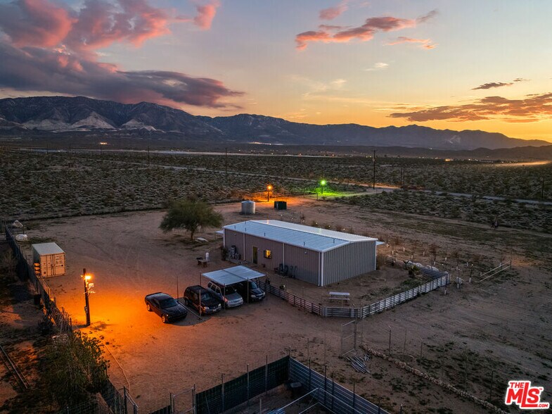 More Photos Of 9025 Camp Rock Rd, Lucerne Valley Veterinarian Kennel For Sale