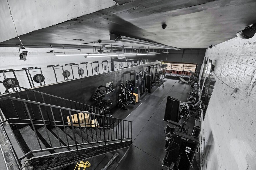 More Photos Of 2701 Emancipation Ave, Houston General Retail For Sale