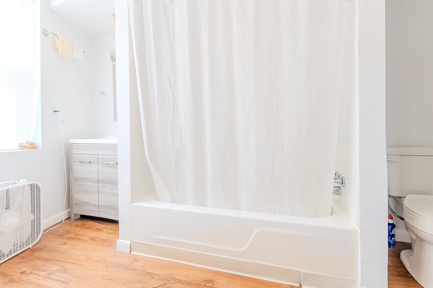 More Photos Of 5801 Lincoln Ave, Export Apartments For Sale