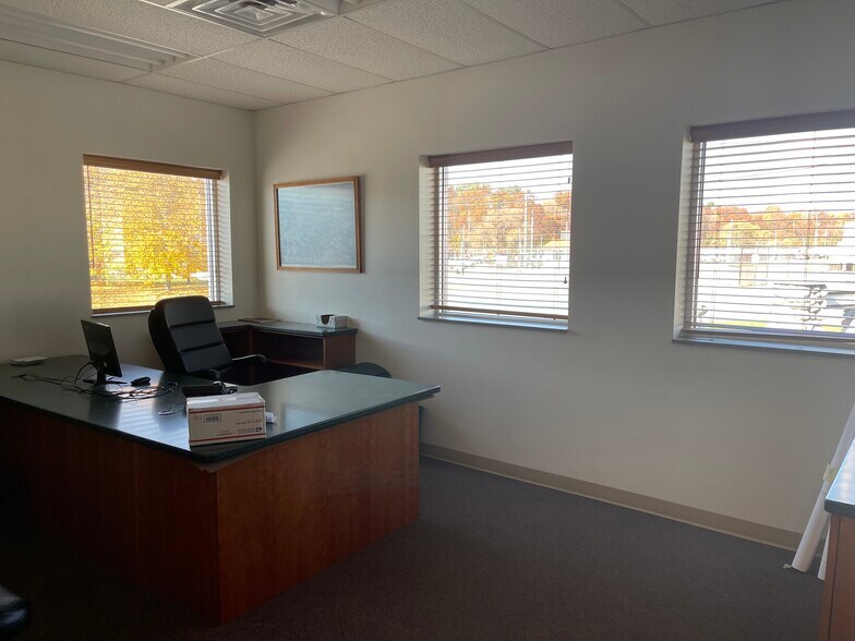 More Photos Of 2325 Sybrant Rd, Traverse City Warehouse For Lease