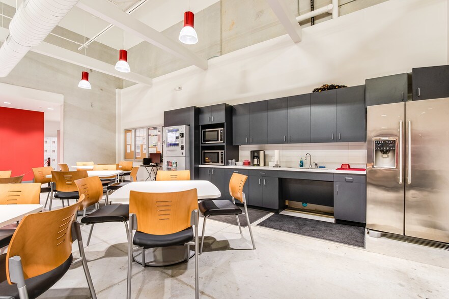 More Photos Of 1500 Volta Dr, Cedar Park Research And Development For Lease