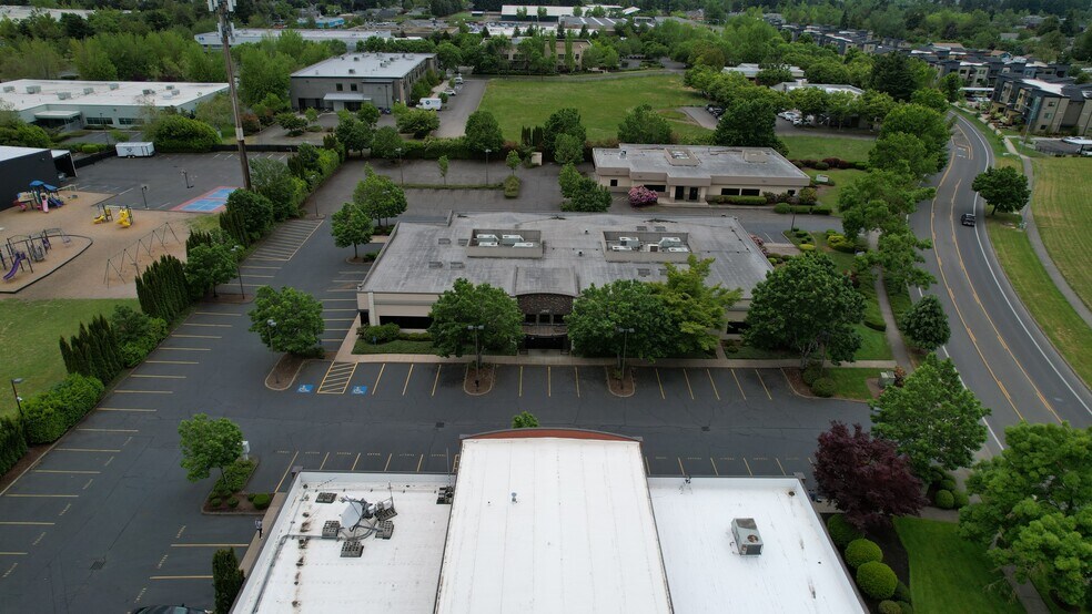 More Photos Of 2892 Crescent Ave, Eugene Office For Lease