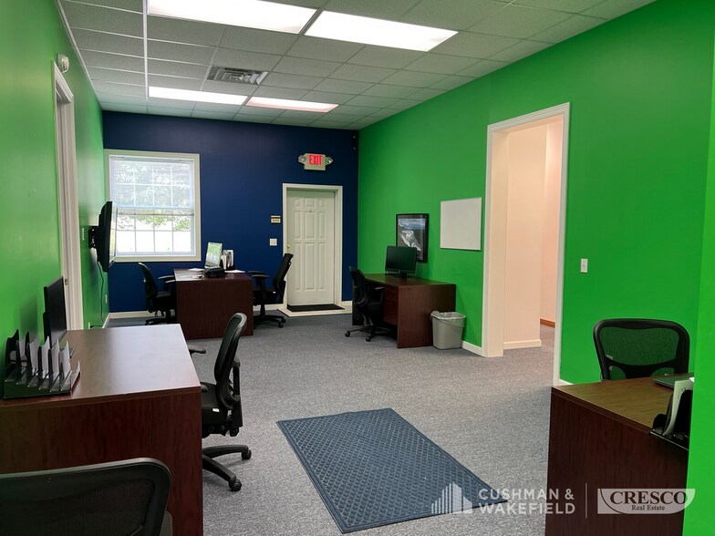 More Photos Of 33370-33388 Liberty Pky, North Ridgeville Light Distribution For Sale