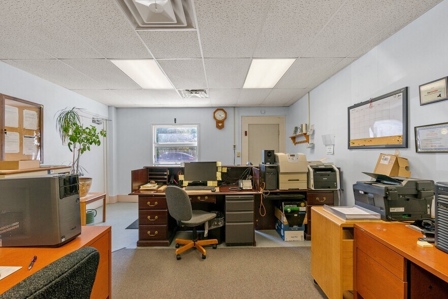 More Photos Of 75 Jackson Ave, Cohoes Warehouse For Lease