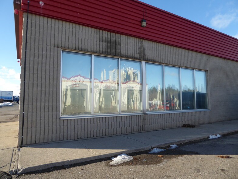 More Photos Of 341 Guelph St, Halton Hills General Retail For Sale