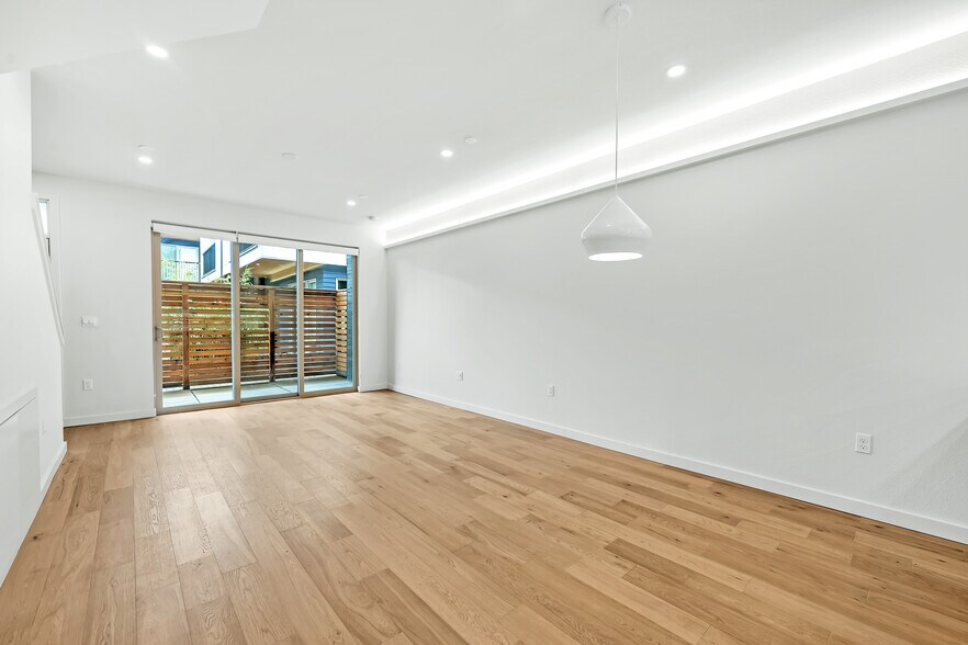 More Photos Of 5115 E Burnside St, Portland Apartments For Sale