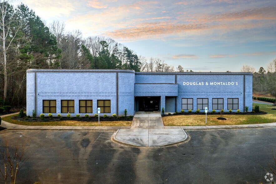 More Photos Of 3400 Latrobe Dr, Charlotte Flex For Lease