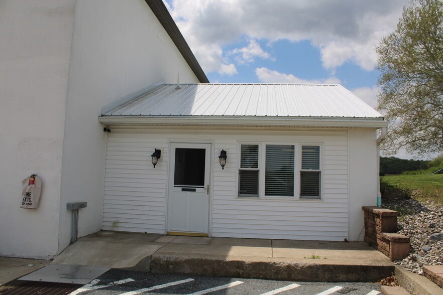 More Photos Of 282 Chapel Hill Rd, Sinking Spring Contractor Storage Yard For Lease