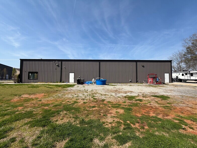 More Photos Of 2253 Boyds Creek Hwy, Sevierville Flex For Sale