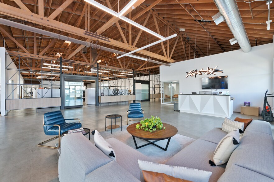 More Photos Of 12536 Chadron Ave, Hawthorne Light Distribution For Sale