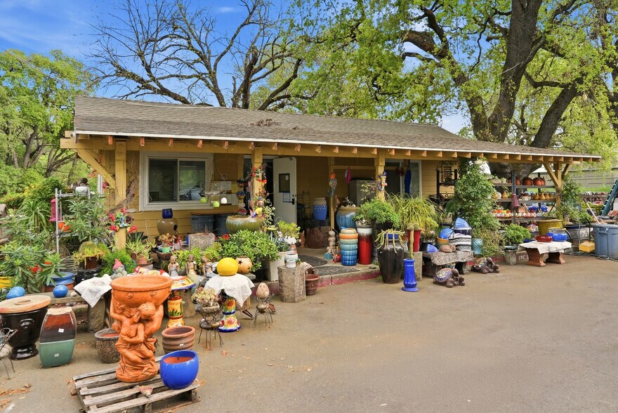More Photos Of 5930 Cherry Glen Rd, Vacaville Garden Center For Sale