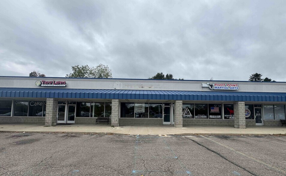 More Photos Of 5515 Davison Rd, Burton Unknown For Lease