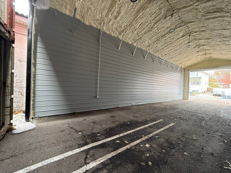 More Photos Of 116 Campbell Ave, Staten Island Warehouse For Lease