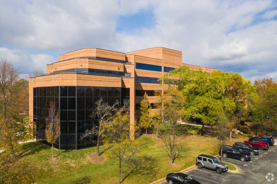 More Photos Of 2400 Research Blvd, Rockville Office For Lease