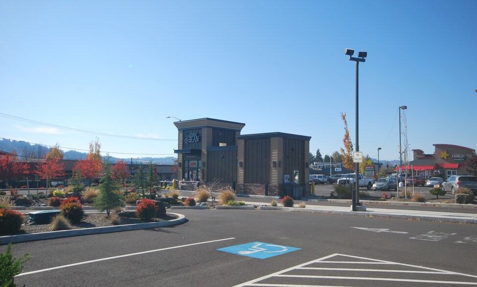 More Photos Of 1005-1040 Bailey Hill Rd, Eugene Storefront For Lease