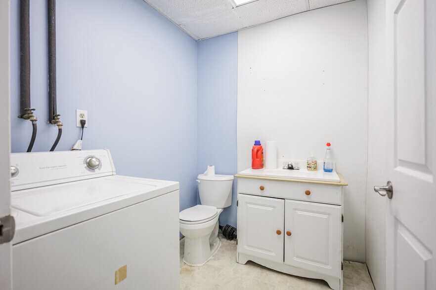More Photos Of 581 Whitney Rd W, Fairport Office For Sale