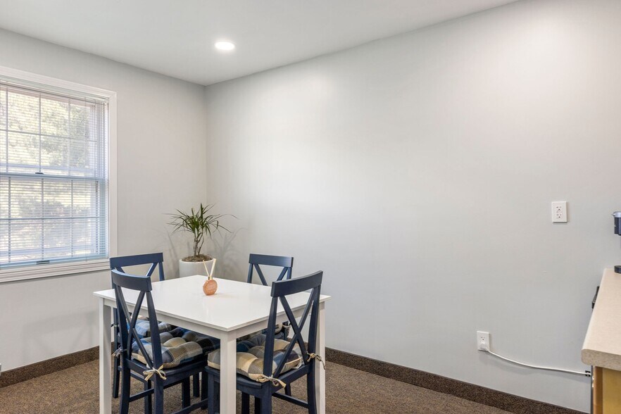 More Photos Of 24 Battle St, Somers Medical For Lease