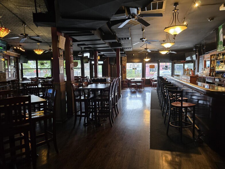 More Photos Of 4263 Lincoln Ave, Chicago Restaurant For Sale