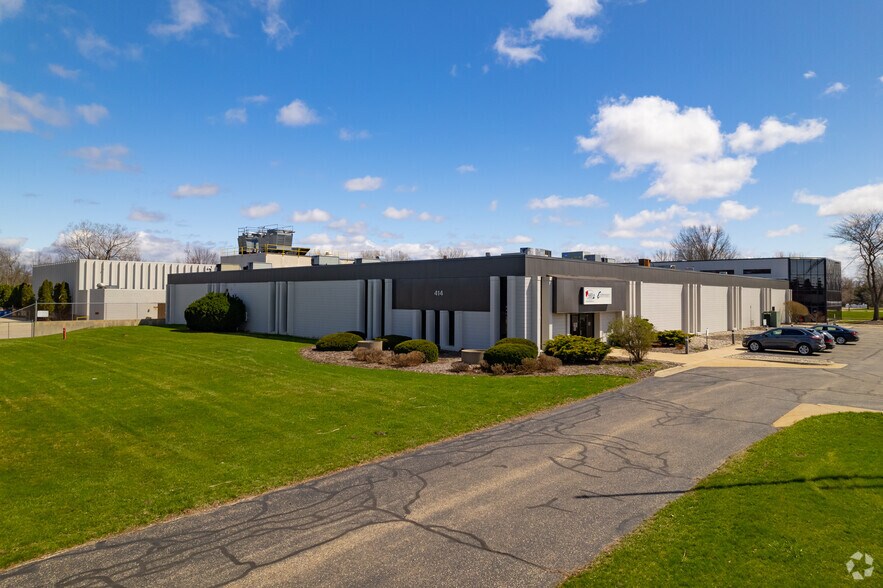 Primary Photo Of 414 E 40th St, Holland Manufacturing For Lease