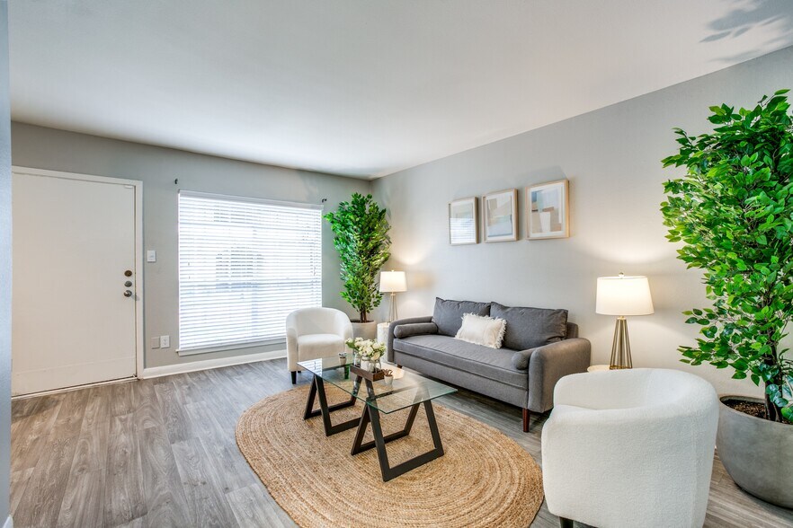 More Photos Of 8900 Chimney Rock Rd, Houston Apartments For Sale