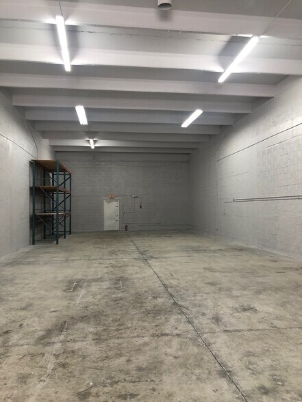 More Photos Of 2465-2473 W 80th St, Hialeah Warehouse For Lease