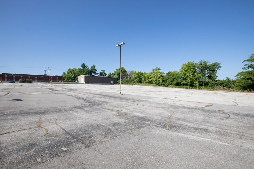 More Photos Of 920 N Atherton Rd, Independence Warehouse For Sale