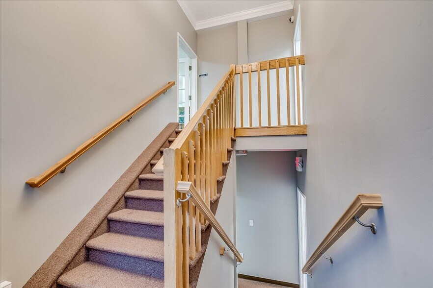 More Photos Of 72 Highway 27, Edison Medical For Sale