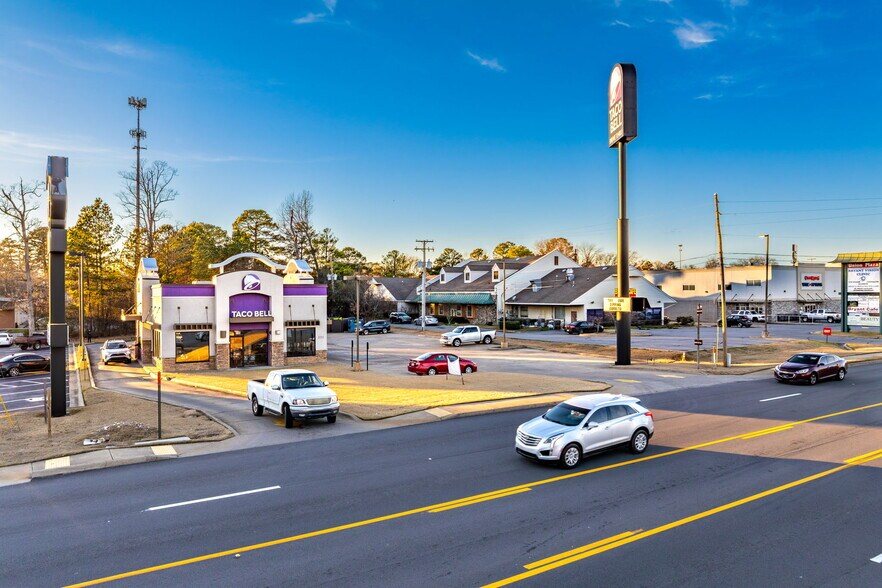 More Photos Of 2211 N Reynolds Rd, Bryant Fast Food For Sale