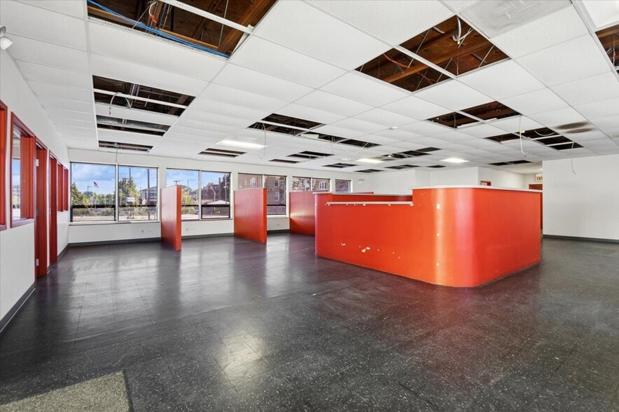 More Photos Of 6017-6057 N Western Ave, Chicago Auto Dealership For Sale
