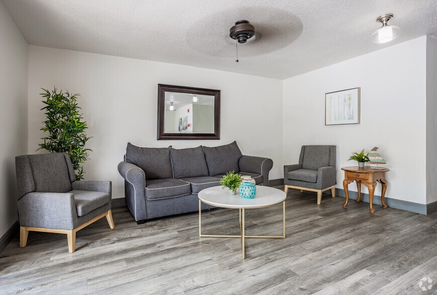 More Photos Of 120 47th Ave N, Saint Petersburg Apartments For Sale