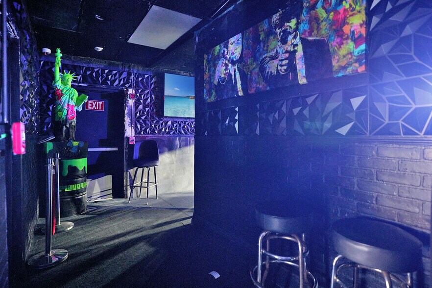 More Photos Of 728 NW 79 Street, Miami Bar For Sale