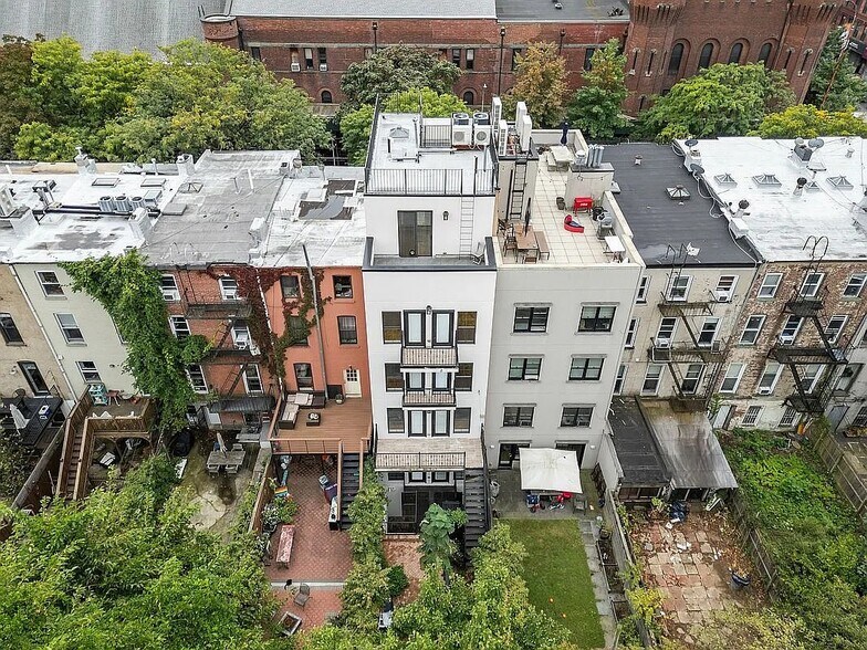 More Photos Of 583 Putnam Ave, Brooklyn Apartments For Sale