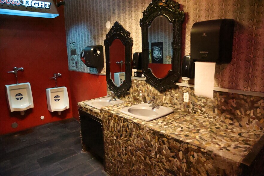 More Photos Of 3330 N Academy Blvd, Colorado Springs Bar For Sale