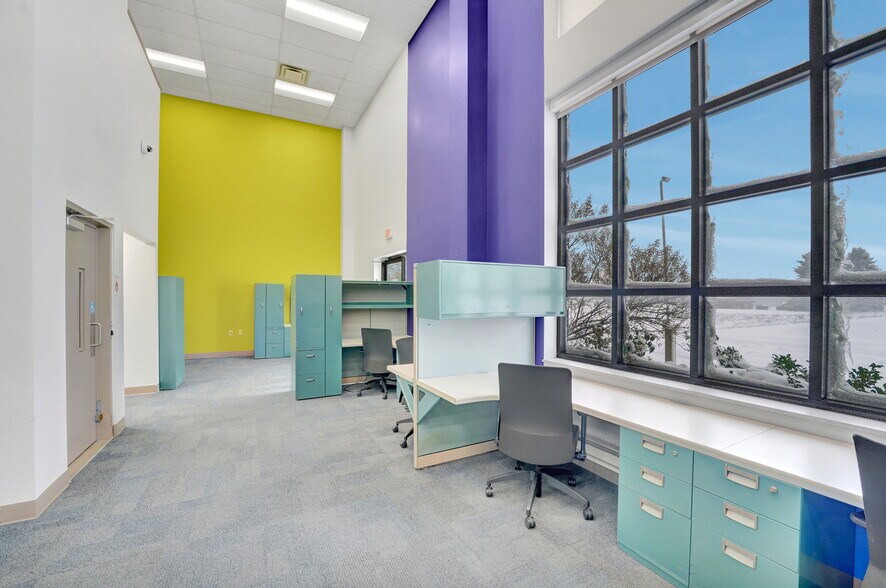 More Photos Of 26 Steele Ave, Arcade Office For Lease