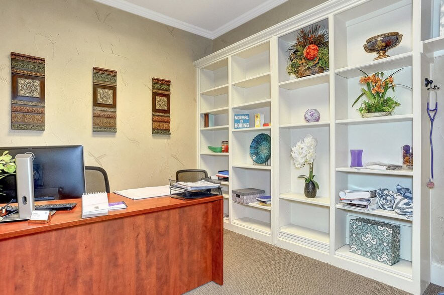 More Photos Of 2913 Overland Trl, Sherman Medical For Lease