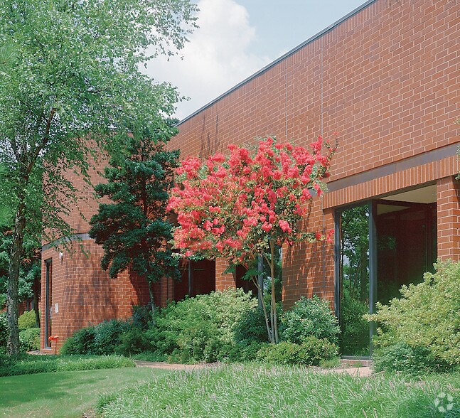 More Photos Of 2829 Business Park Dr, Memphis Unknown For Lease