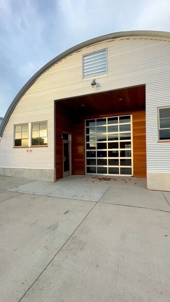 Primary Photo Of 839-841 Pennsylvania St, Lawrence Warehouse For Sale